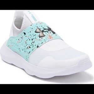 UA Runplay Running Shoe
UNDER ARMOUR